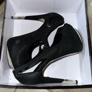 Boutique9 Black Pumps, Size 9